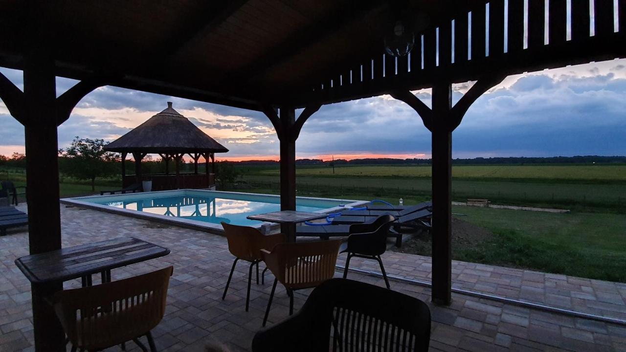 Tisza White House Bed & Breakfast Tiszaszolos Luaran gambar