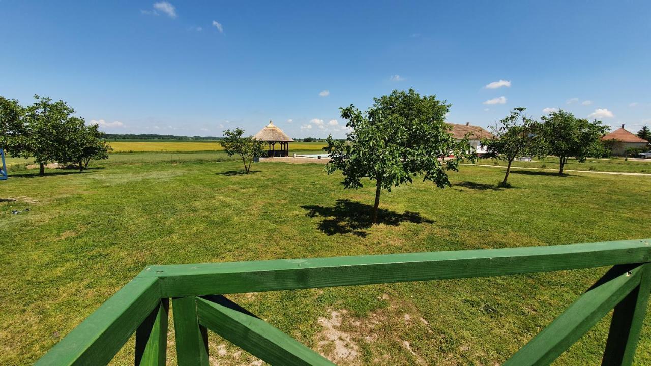 Tisza White House Bed & Breakfast Tiszaszolos Luaran gambar