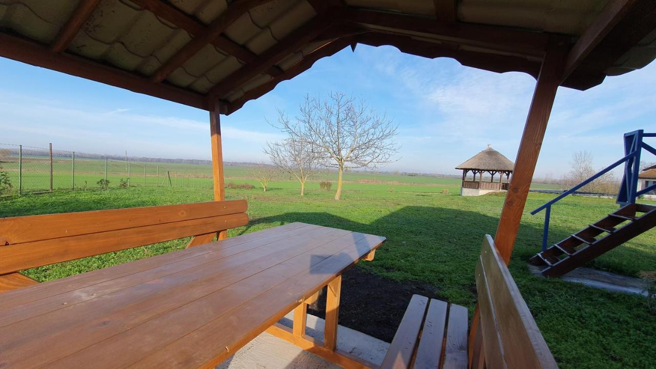 Tisza White House Bed & Breakfast Tiszaszolos Luaran gambar