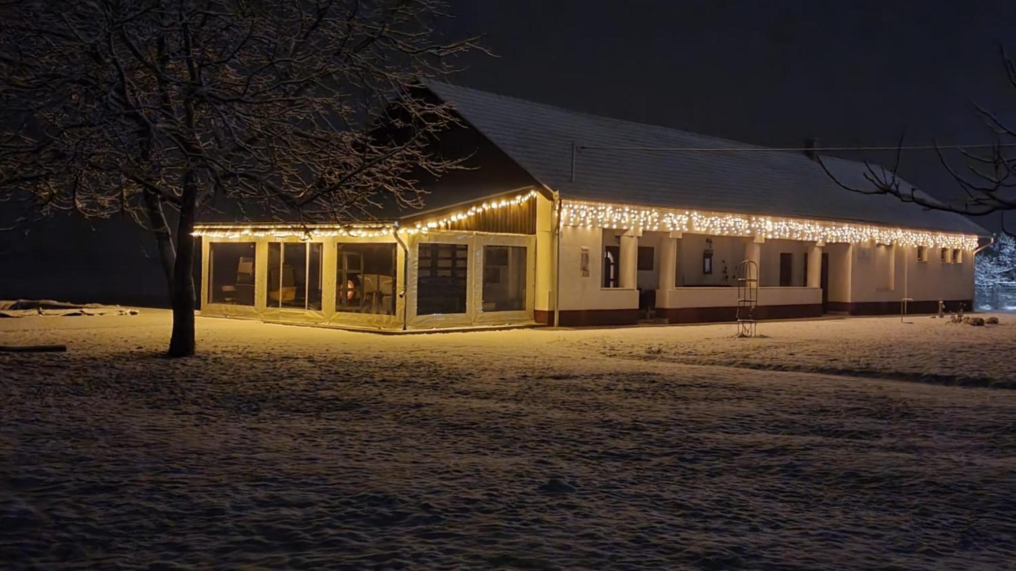 Tisza White House Bed & Breakfast Tiszaszolos Luaran gambar